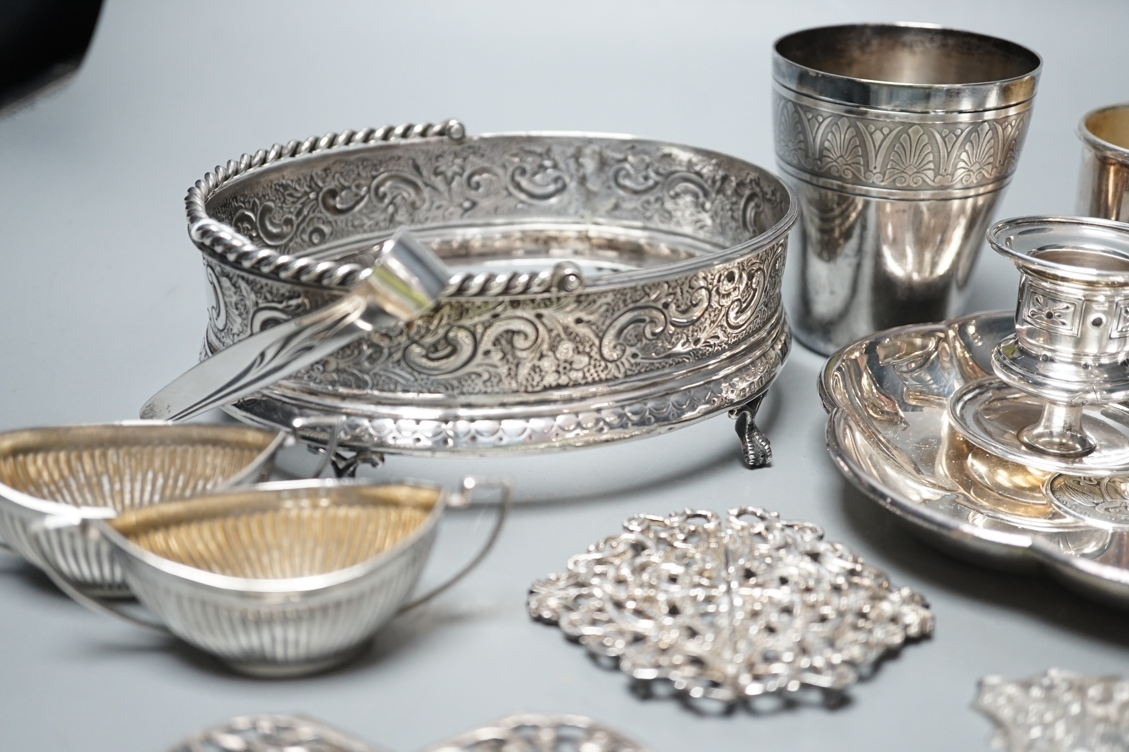 Sundry small silver including Georgian stand base, John Emes, London, 1806, length 14.1cm, pair of later salts and a small plaque, together with other continental white metal items including a German beaker, nurses buckl
